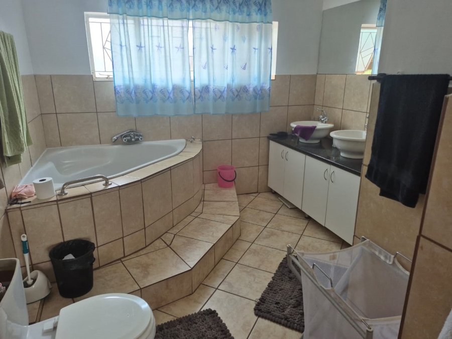 4 Bedroom Property for Sale in Vredefort Free State